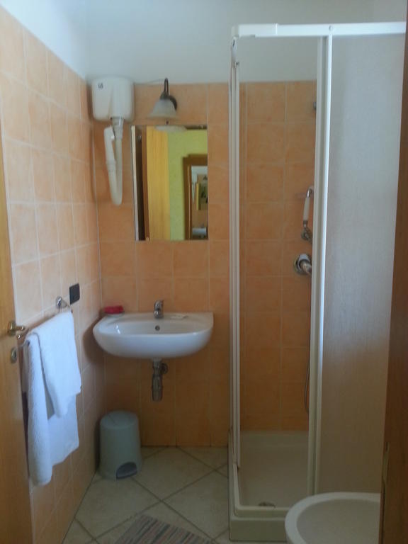 Hotel Mistef Falerna Cameră foto