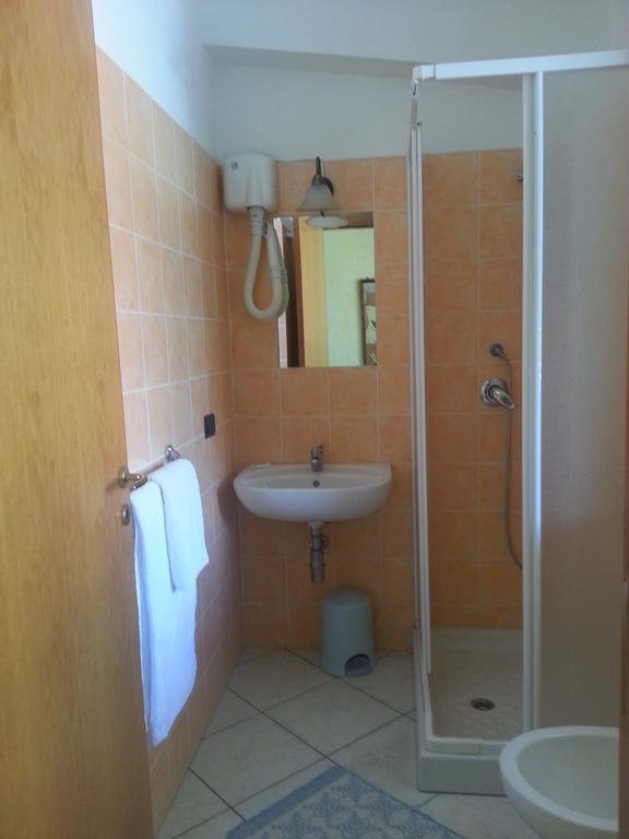 Hotel Mistef Falerna Cameră foto
